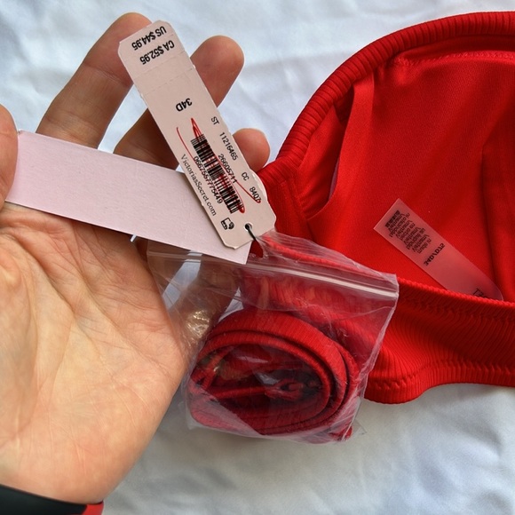 Victoria’s Secret Mallorca Twist Front Red Ribbed Bandeau Bikini Top Size 34D - Picture 13 of 14